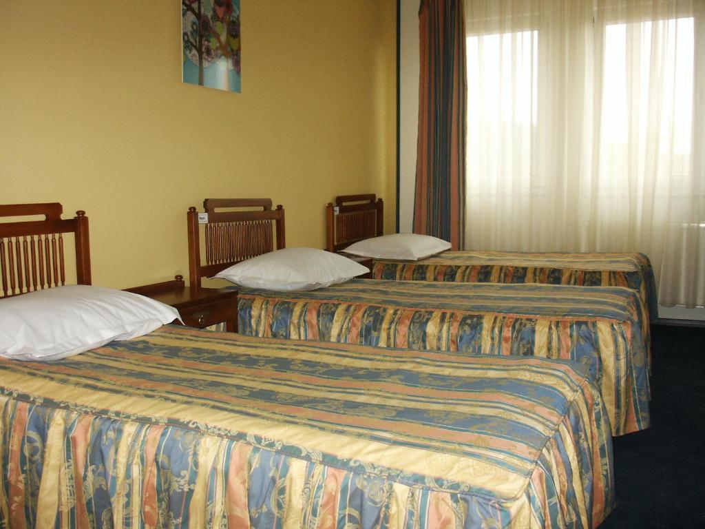 Hotel Astra Braşov Quarto foto
