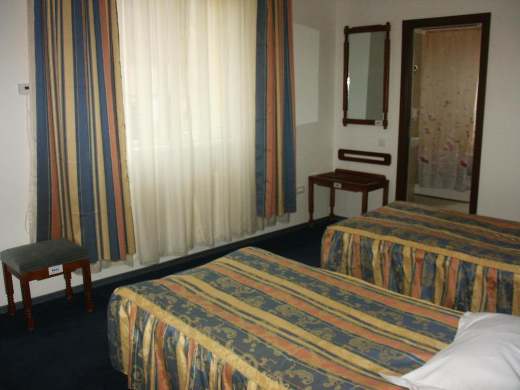 Hotel Astra Braşov Quarto foto