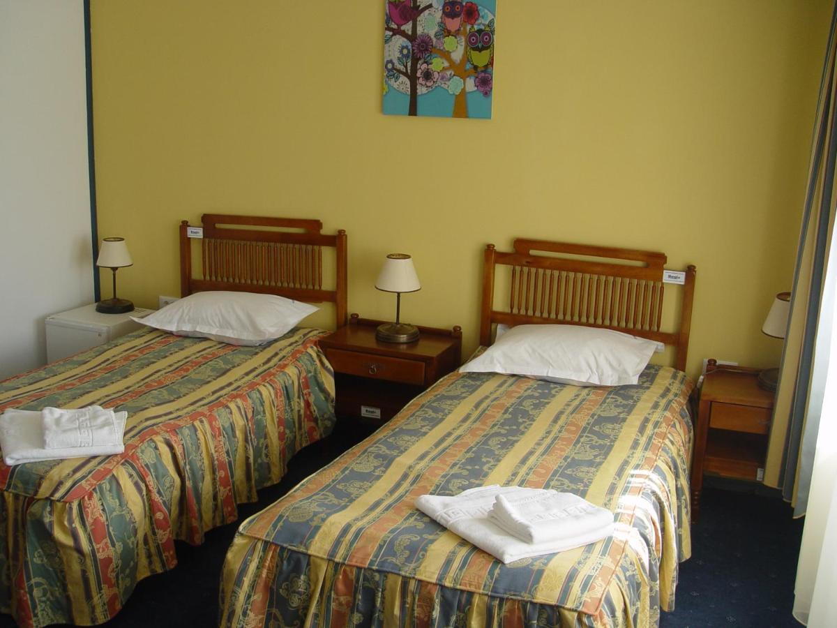 Hotel Astra Braşov Quarto foto